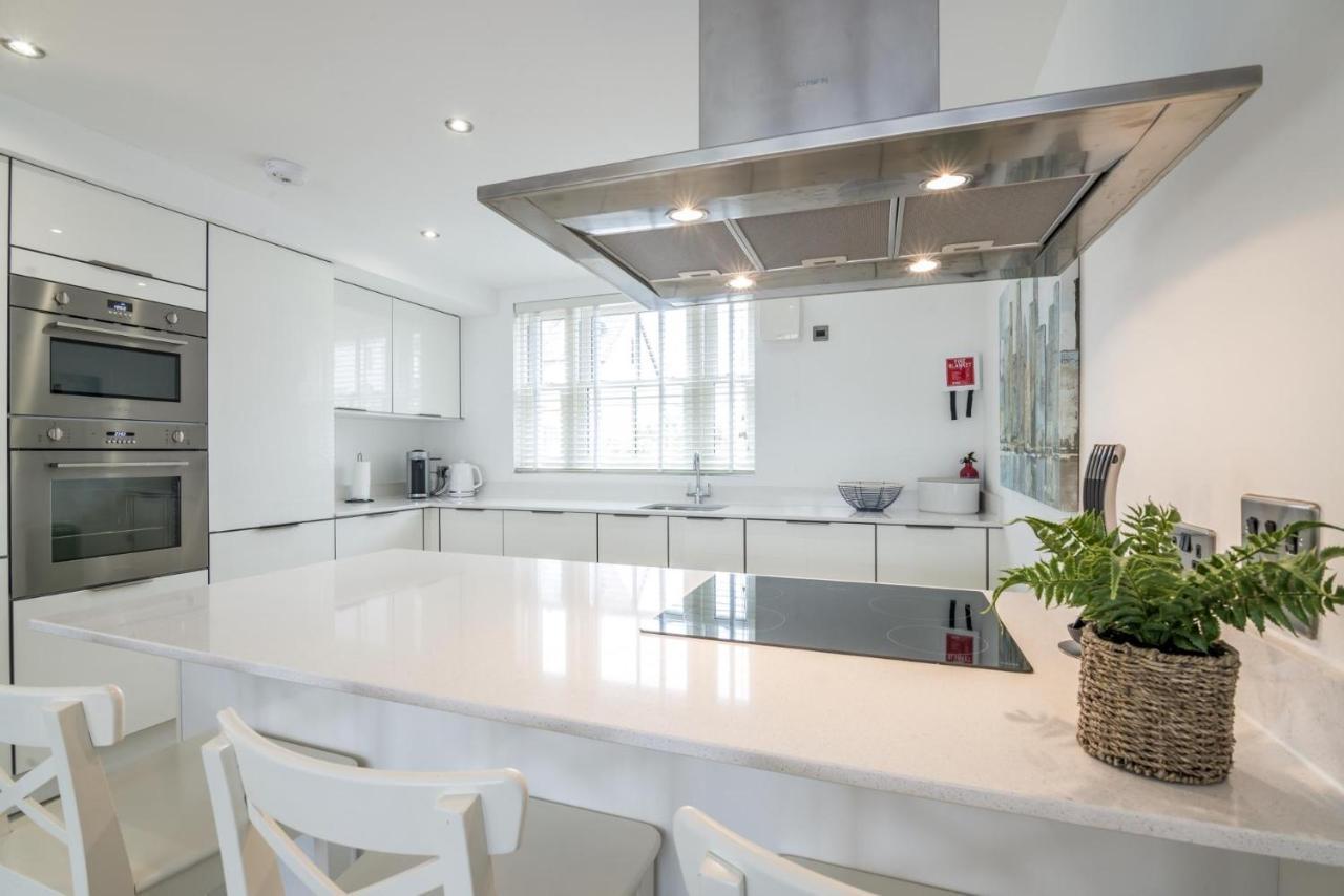 Milford Street - 5 Bedroom Luxurious Holiday Home - 손더스풋 외부 사진