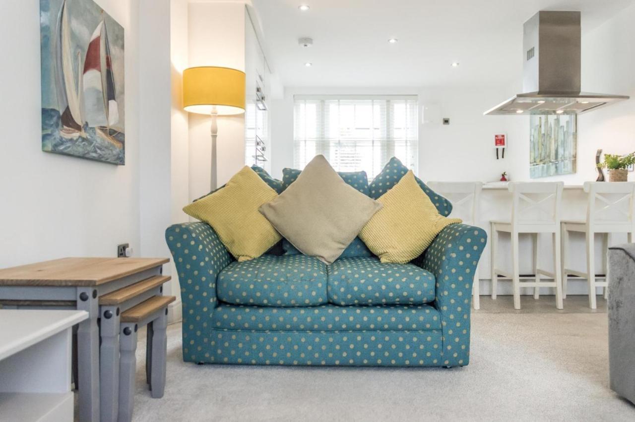 Milford Street - 5 Bedroom Luxurious Holiday Home - 손더스풋 외부 사진