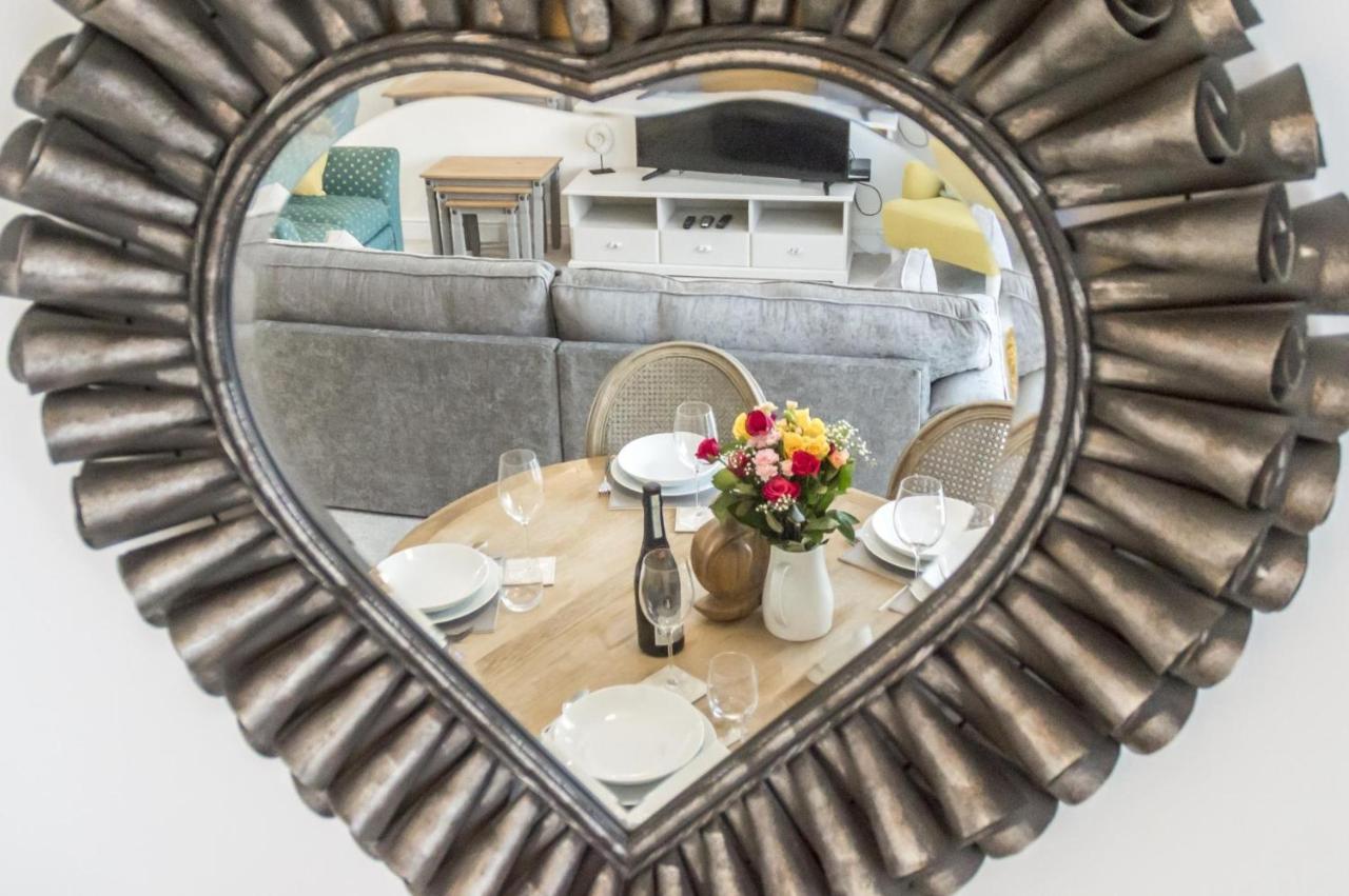 Milford Street - 5 Bedroom Luxurious Holiday Home - 손더스풋 외부 사진