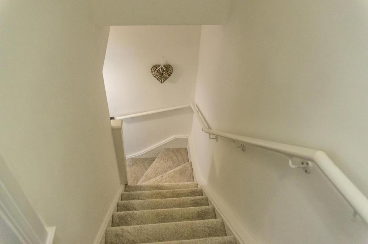 Milford Street - 5 Bedroom Luxurious Holiday Home - 손더스풋 외부 사진
