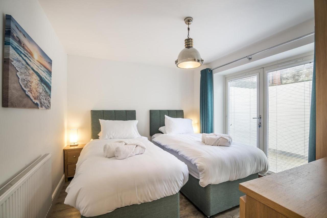 Milford Street - 5 Bedroom Luxurious Holiday Home - 손더스풋 외부 사진